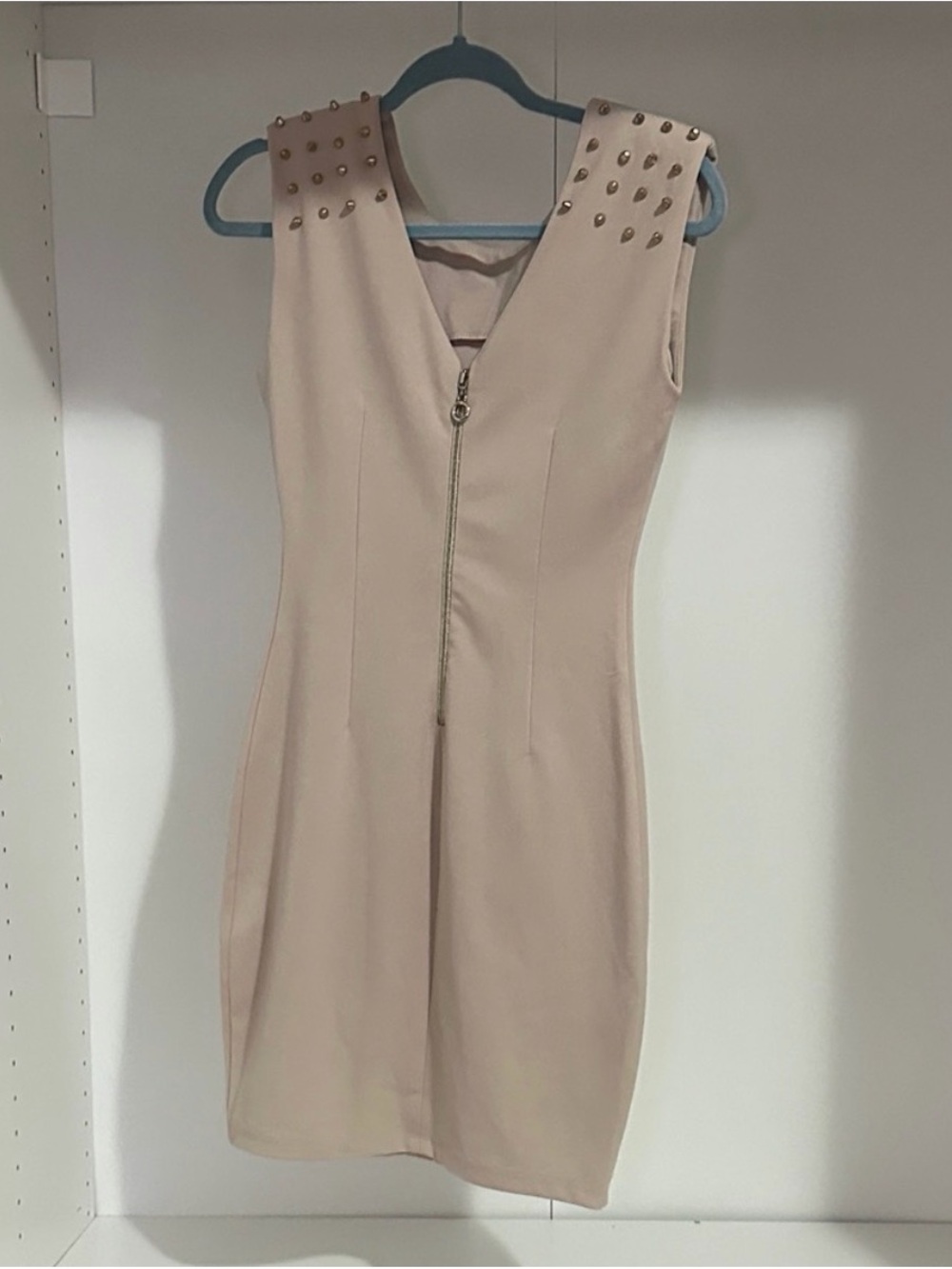 Sleeveless Beige Stud-Shoulder Sheath Dress - Picture 4 of 4